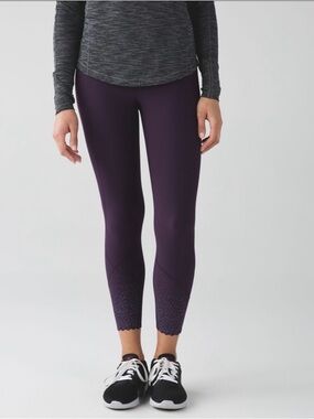 Lululemon Tight Stuff Tight Deep Zinfandel Scalloped Ankle Leggings Size 10